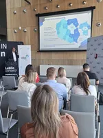 Prelekcja dotycząca Polskiej Strefy Inwestycji podczas wydarzenia Dig.IT Transformacja Cyfrowa on Tour.