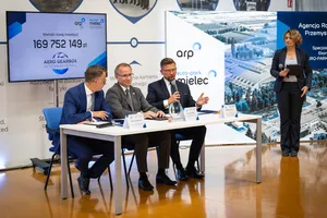 Konferencja prasowa Aero Gearbox International w Mielcu poświęcona rozwojowi zakładu i nowej inwestycji realizowanej we współpracy z Agencją Rozwoju Przemysłu i SSE EURO-PARK MIELEC.